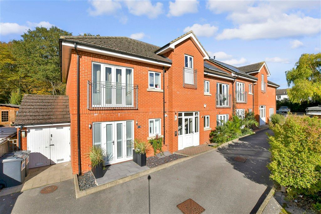 Property photo 2 of 6 External (Web)