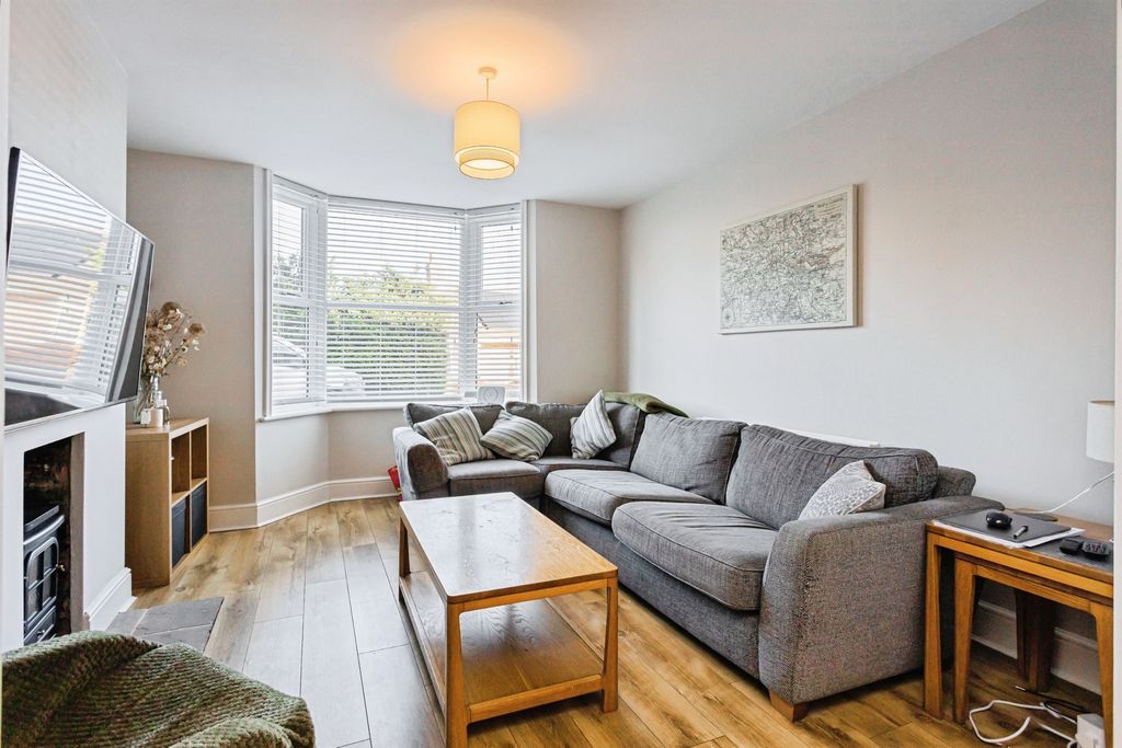 Property photo 3 of 20