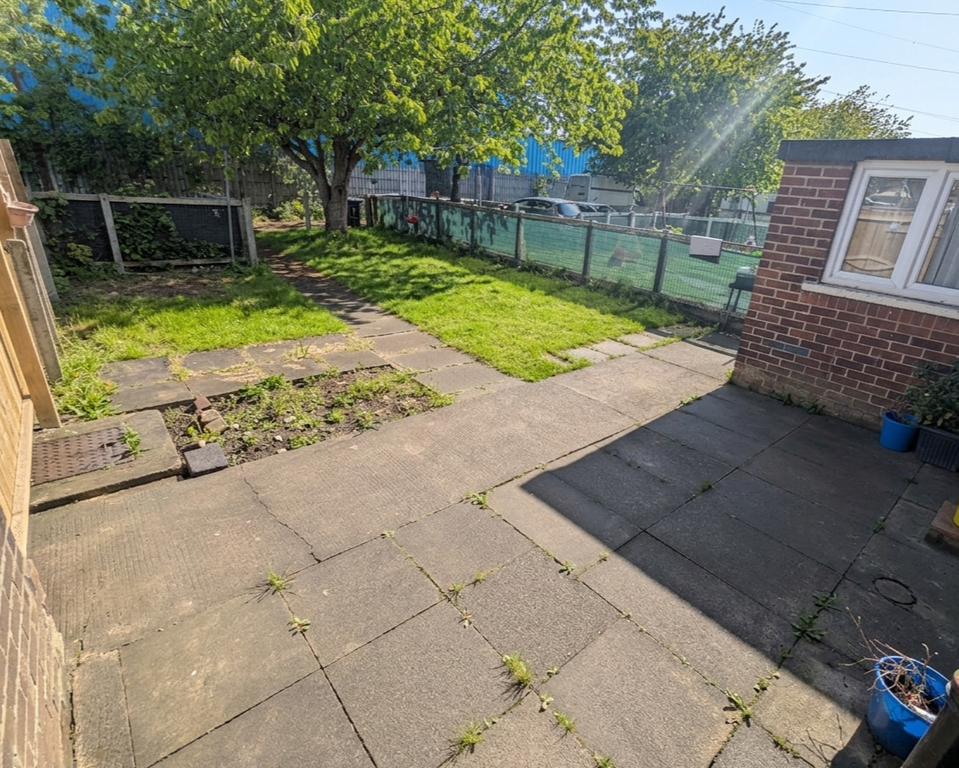 Property photo 2 of 20