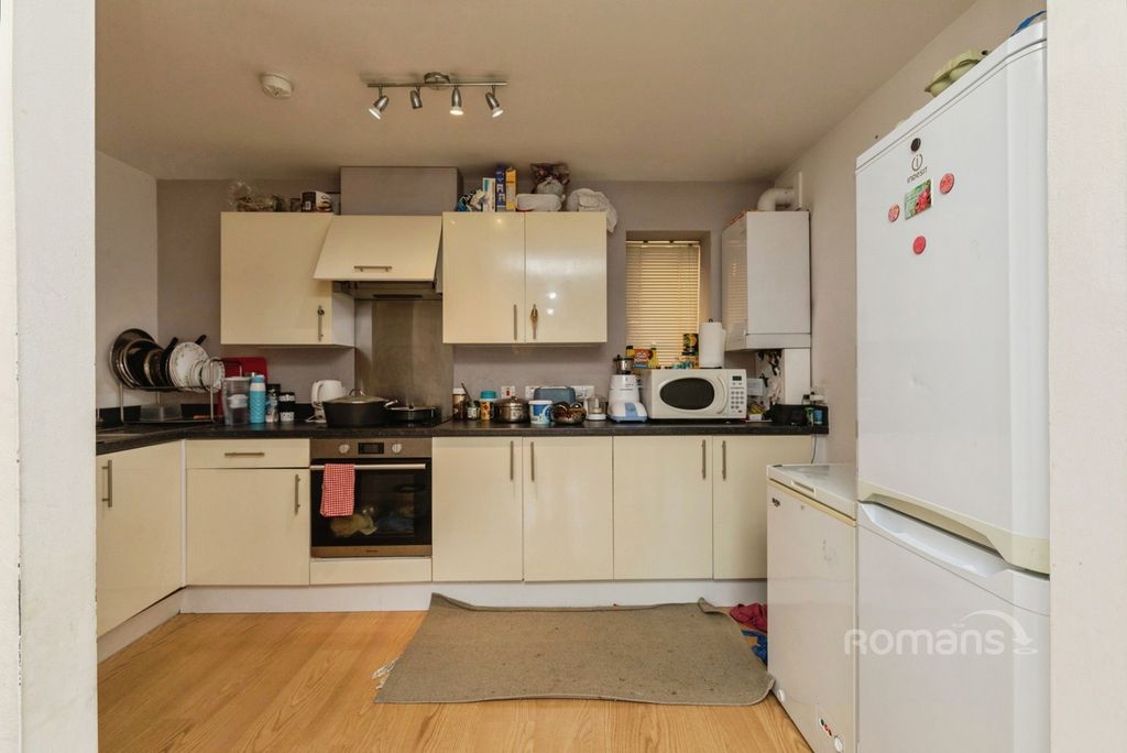 Property photo 2 of 8 Pbox-Img.Jpg