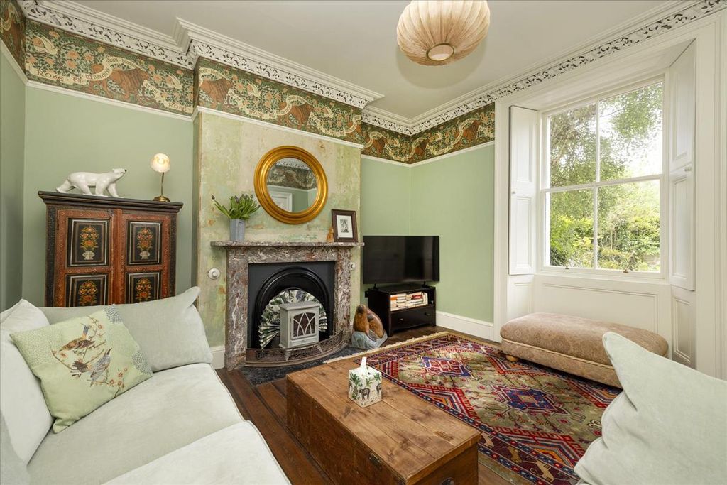 Property photo 3 of 45