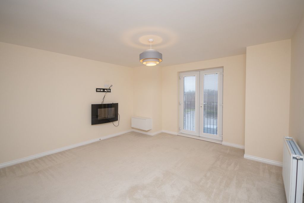 Property photo 2 of 14 Lounge