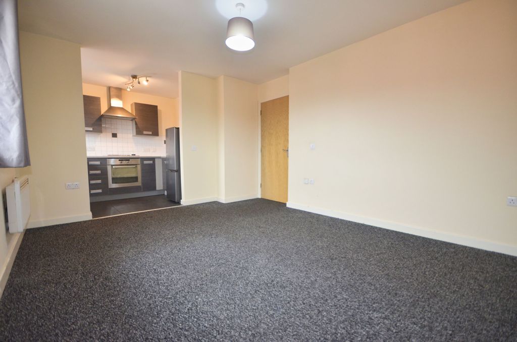 Property photo 3 of 12