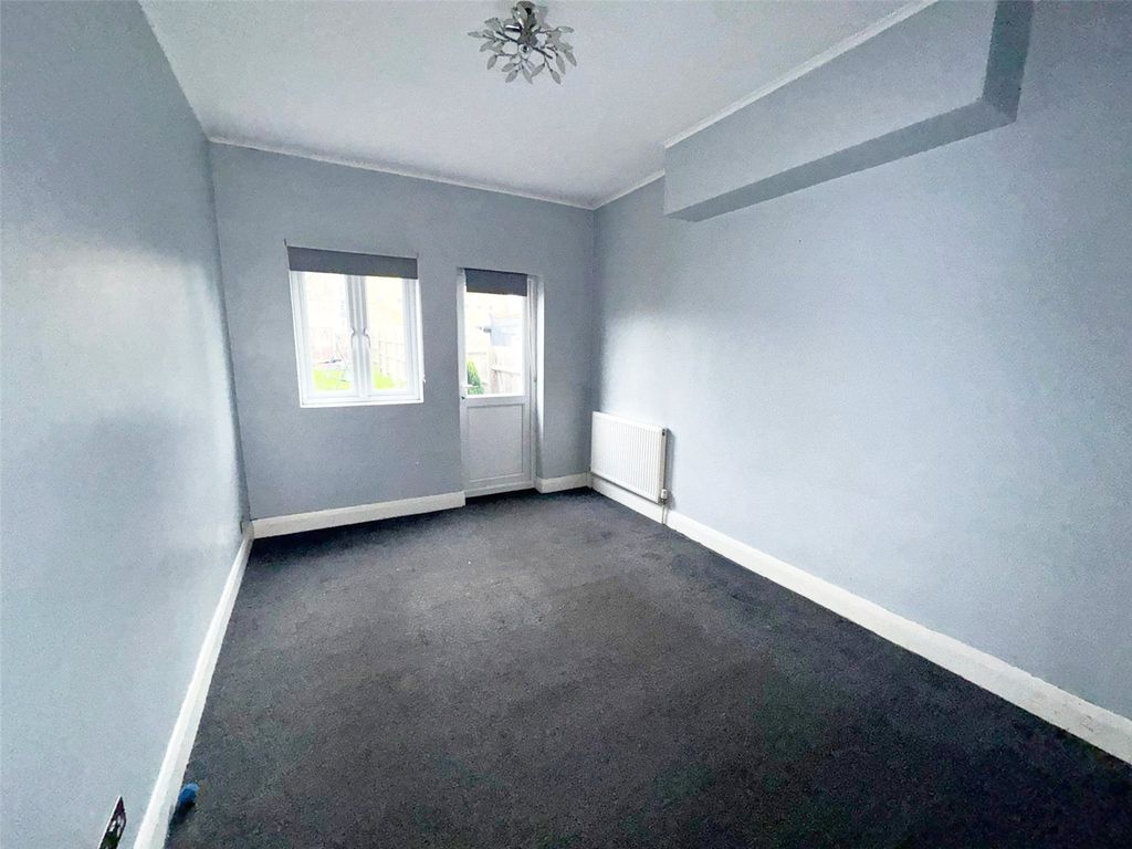 Property photo 3 of 7 Picture 3