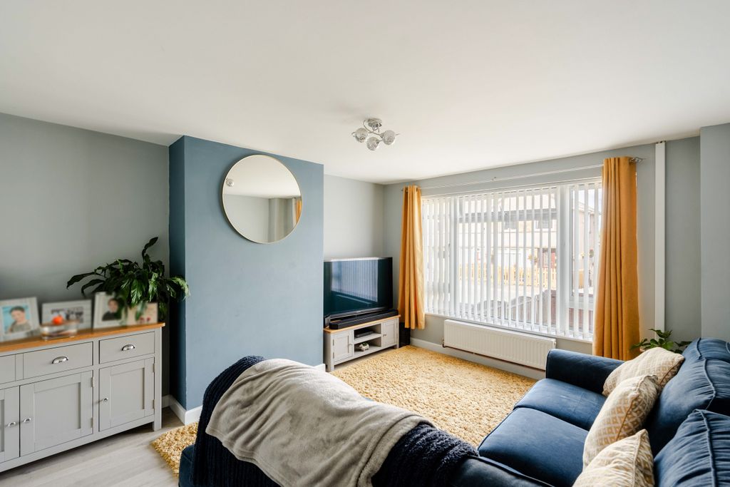Property photo 2 of 25 12