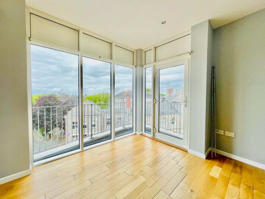 Property photo 2 of 10 Open Plan Living Room