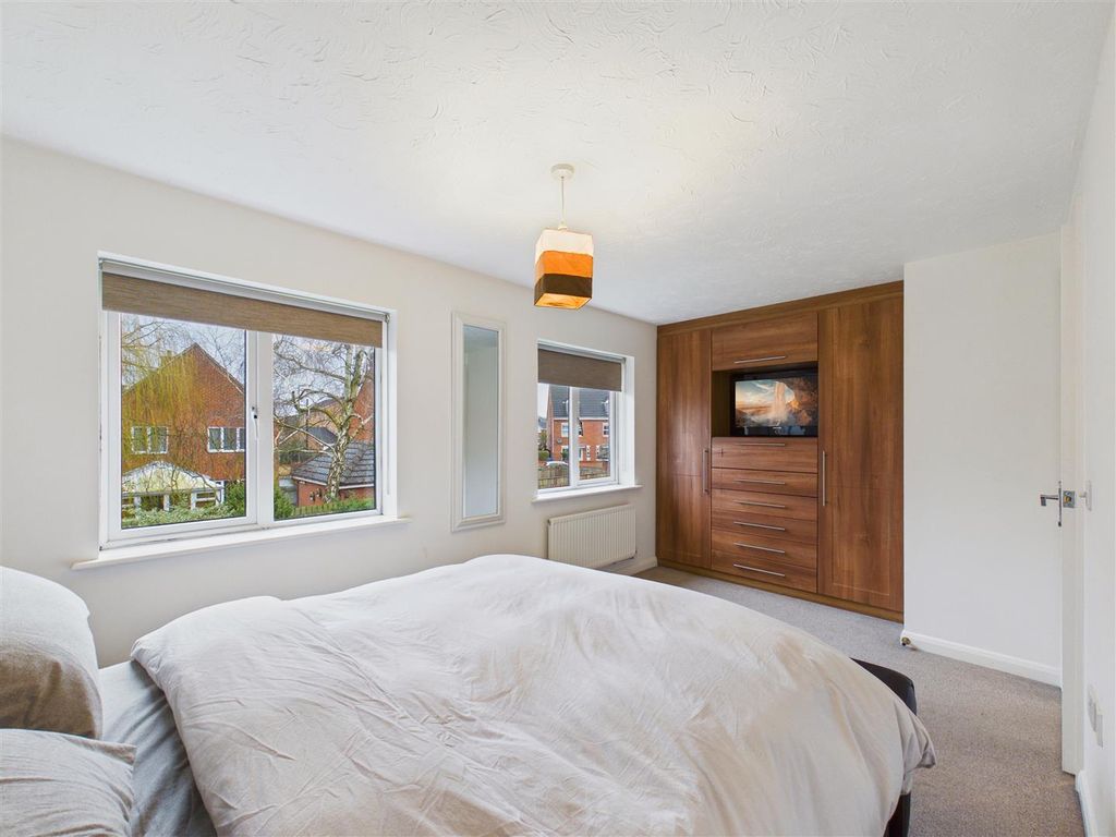 Property photo 3 of 13 Bedroom 1