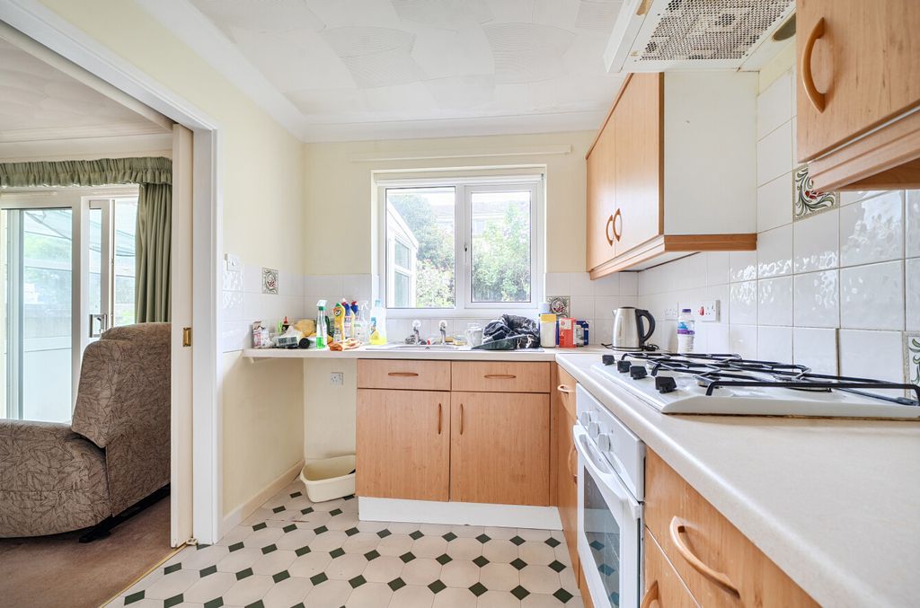 Property photo 3 of 14 1451781-2-69F47Bc...