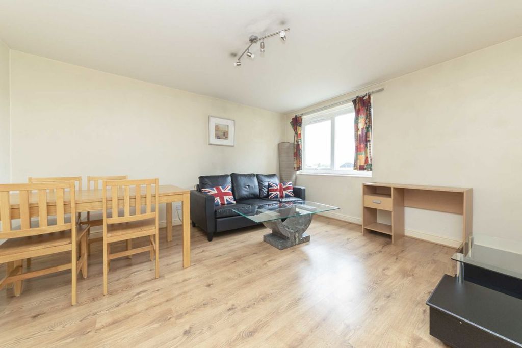 Property photo 2 of 6
