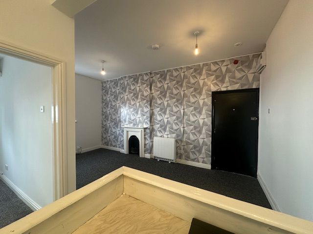 Property photo 2 of 17 Image
