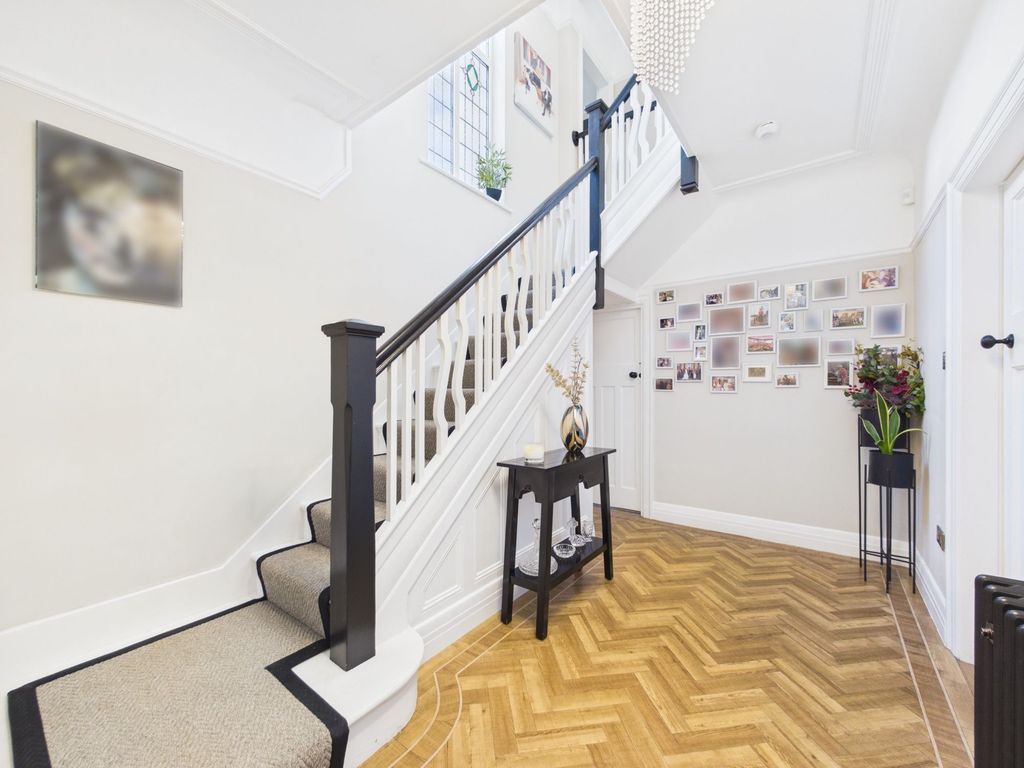 Property photo 3 of 32