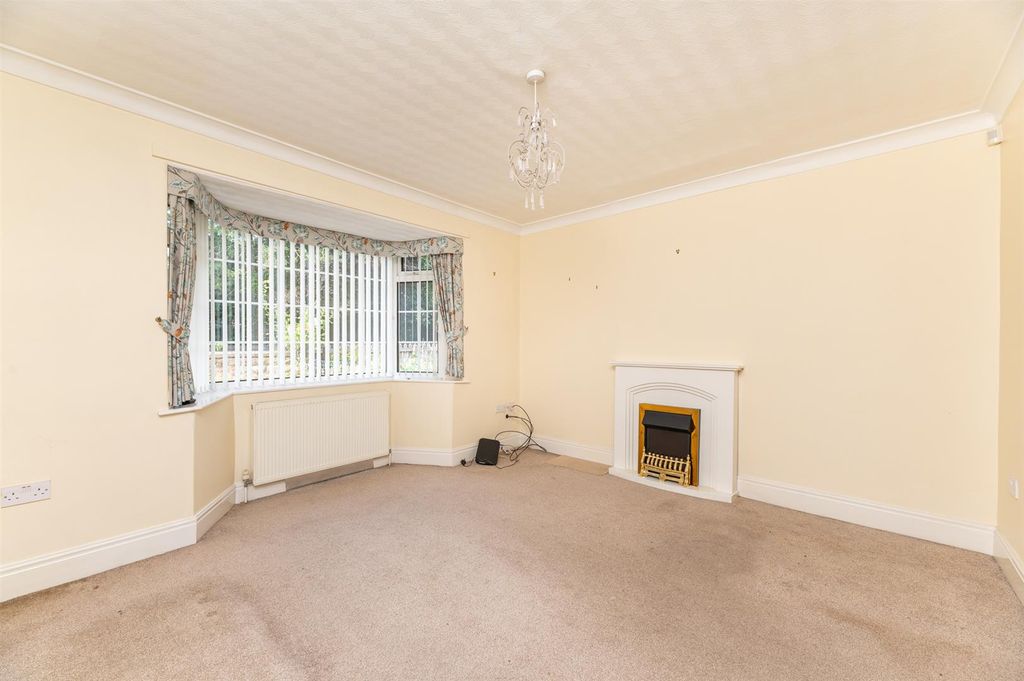 Property photo 3 of 24 Sitting Room