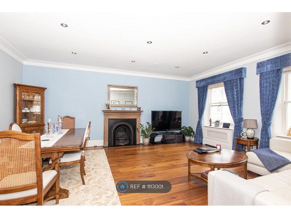 Property photo 1 of 14 Living Room 1