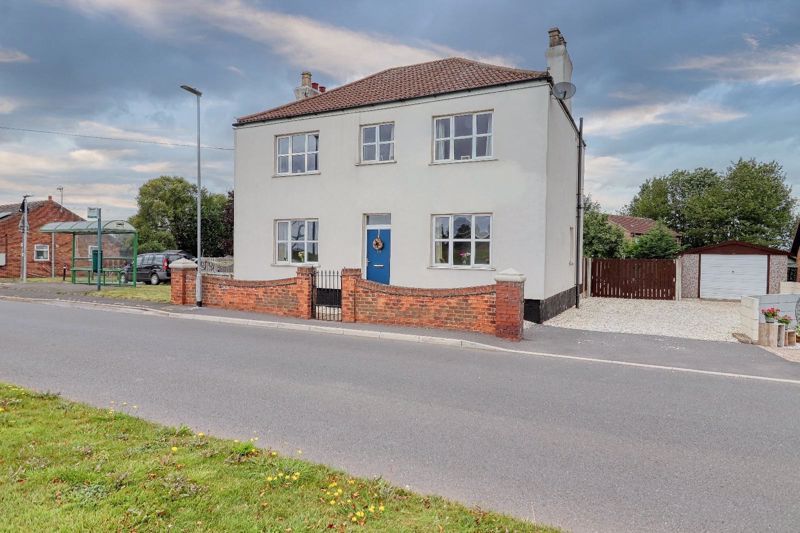 Property photo 1 of 32 Frontal