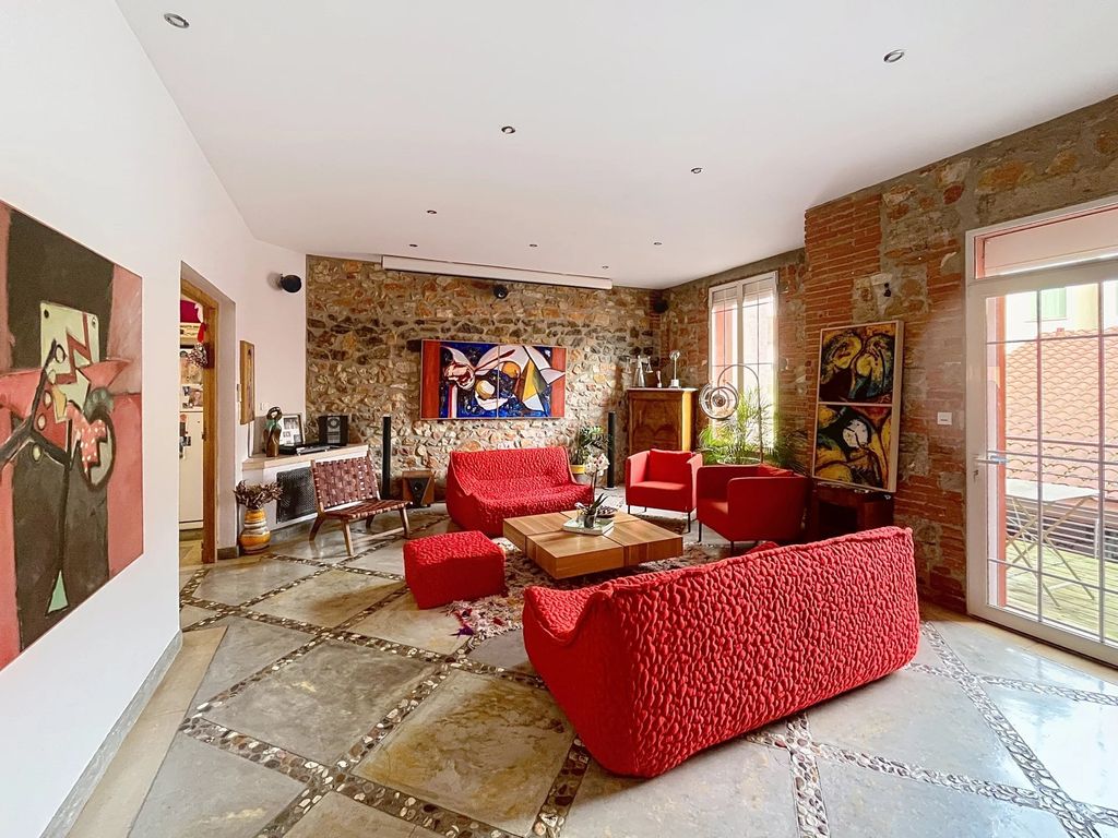 Property photo 2 of 21