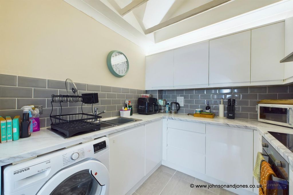 Property photo 2 of 12 2 Kitchen.Jpg