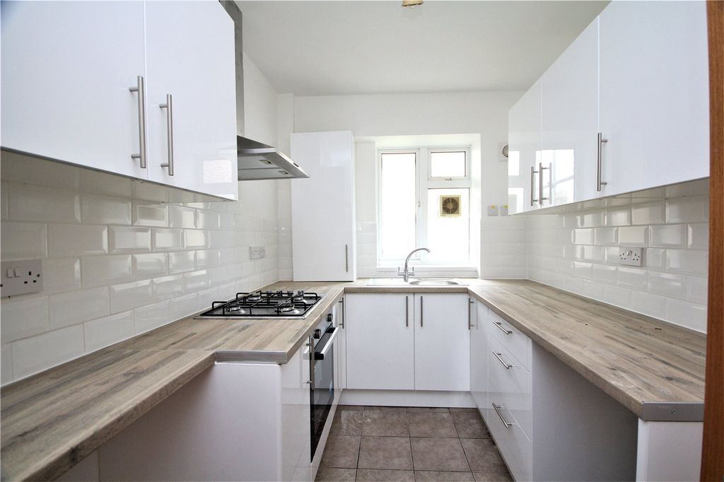 Property photo 1 of 6 Kitchen