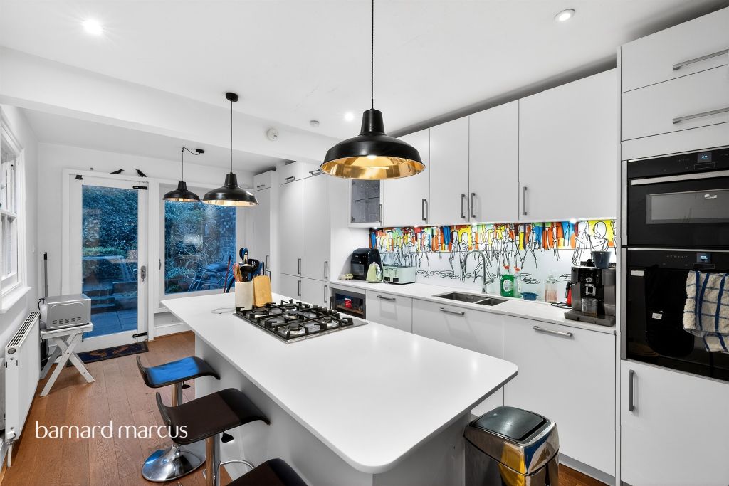 Property photo 3 of 14