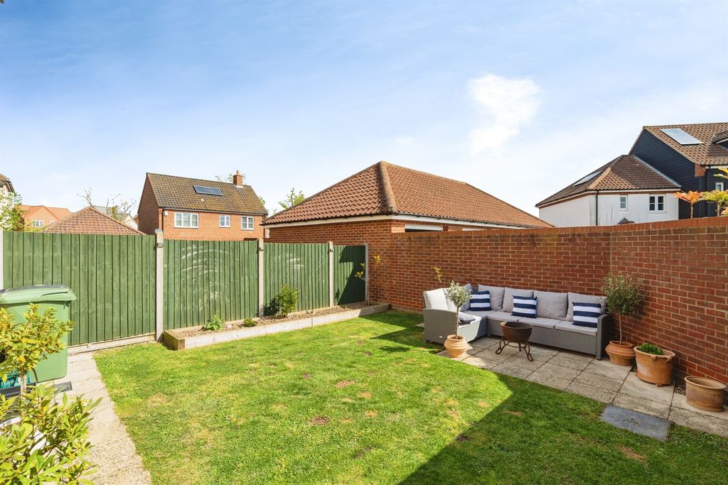 Property photo 2 of 20