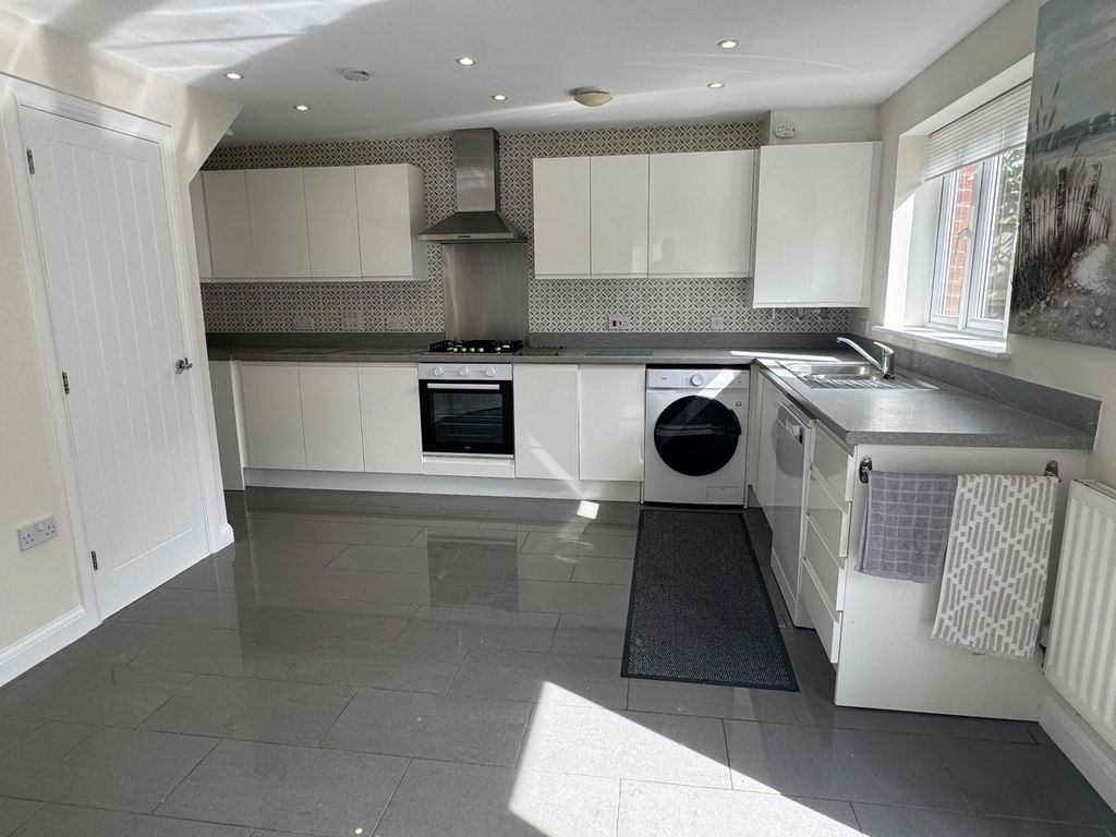 Property photo 2 of 14 Img_3393