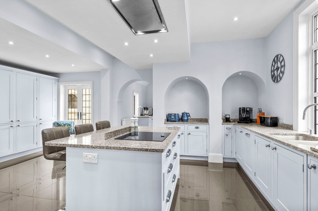 Additional image 9 of 5 bed detached house for saleAmersham Road, High Wycombe HP13