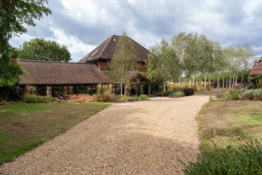 Property photo 3 of 33