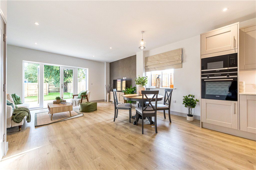 Property photo 1 of 11 Kitchen/Dining