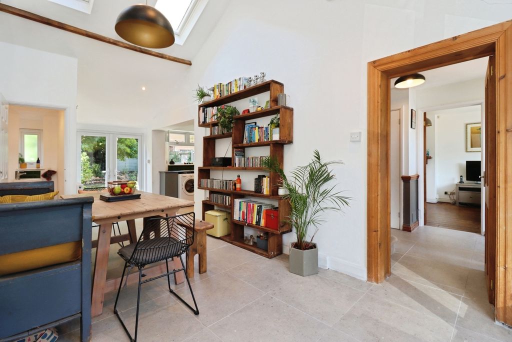 Property photo 3 of 16 Pbox-Img.Jpg