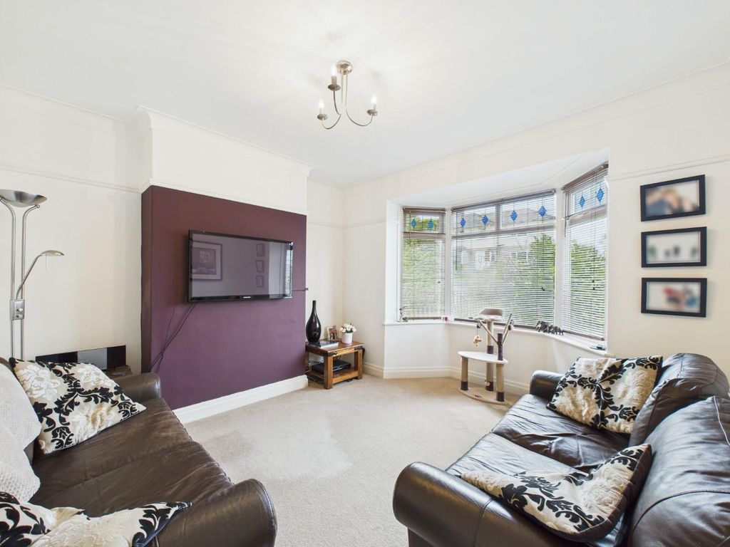 Property photo 3 of 18 Cam01268G0-Pr0329-Still002.Jpg