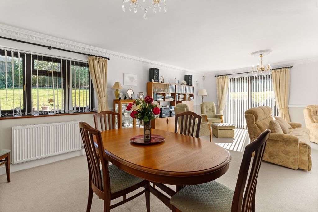 Property photo 2 of 25