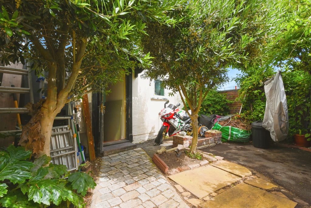 Property photo 2 of 15