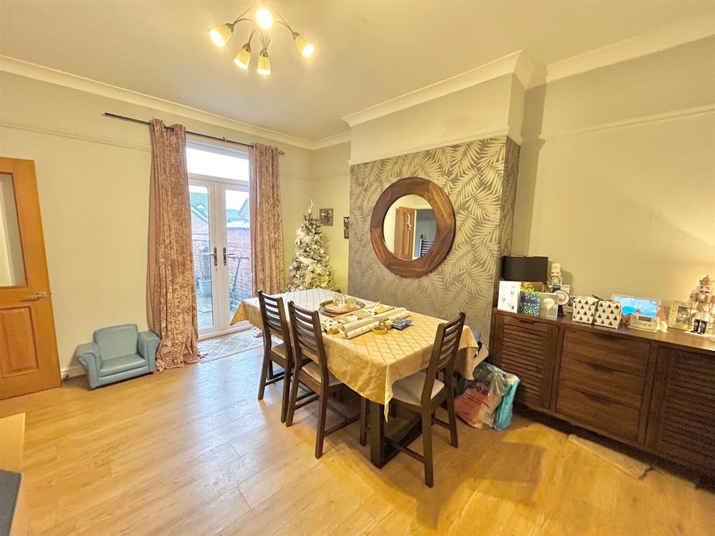 Property photo 3 of 7 Dining Room.Jpg
