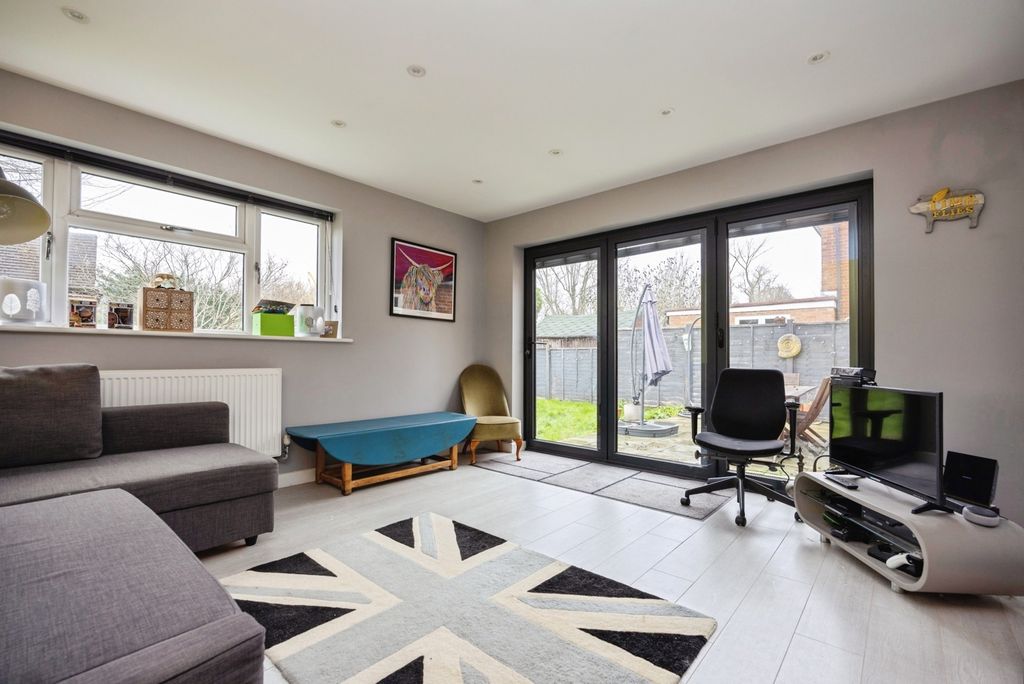 Property photo 2 of 16 Pbox-Img.Jpg