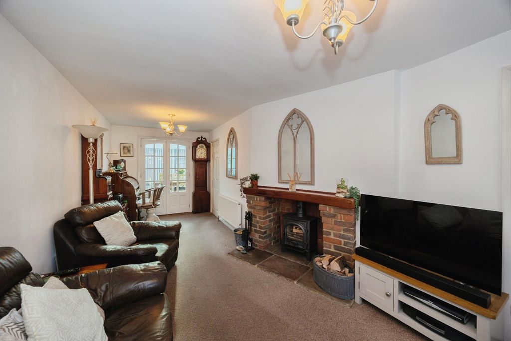 Property photo 3 of 17 Photo