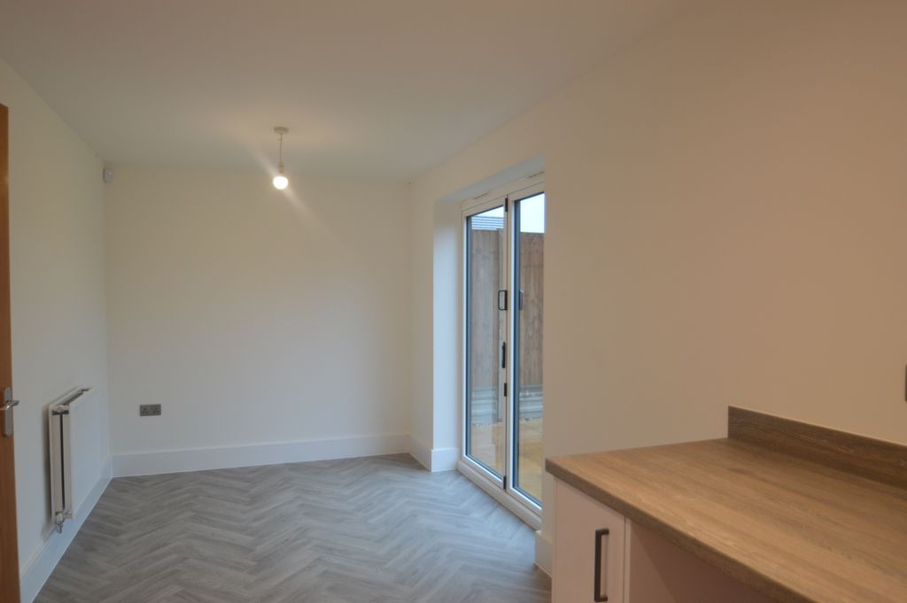 Property photo 3 of 11 Kithcen/Diner