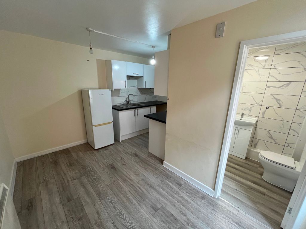 Property photo 2 of 4