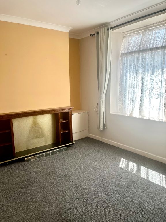 Property photo 3 of 12 1106 New Road, Skewen