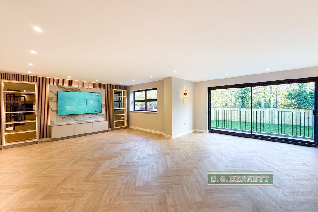 Property photo 2 of 26