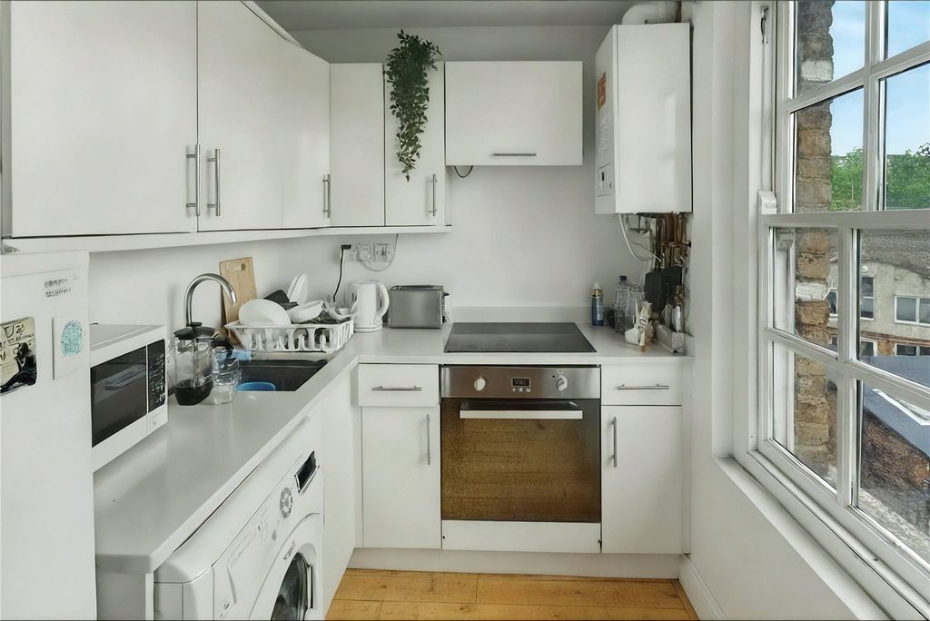 Property photo 3 of 6 Picture No. 21