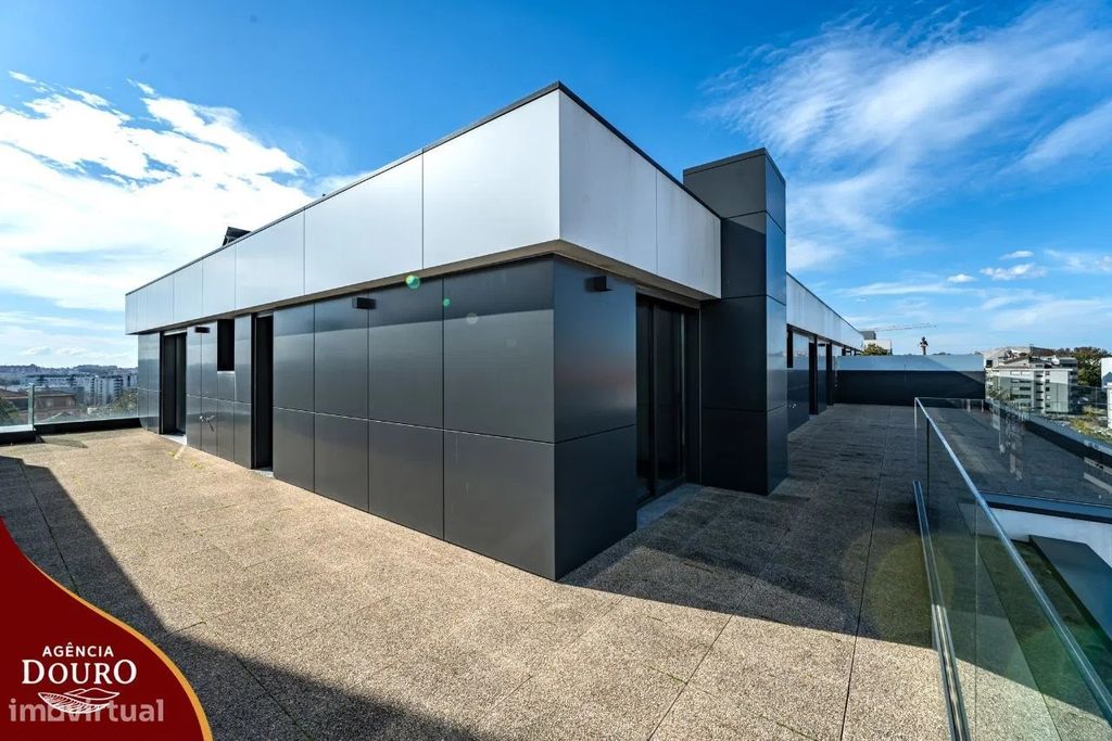 Property photo 1 of 28