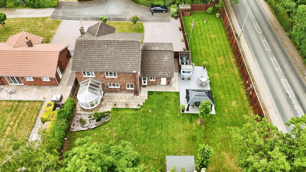 Property photo 2 of 31