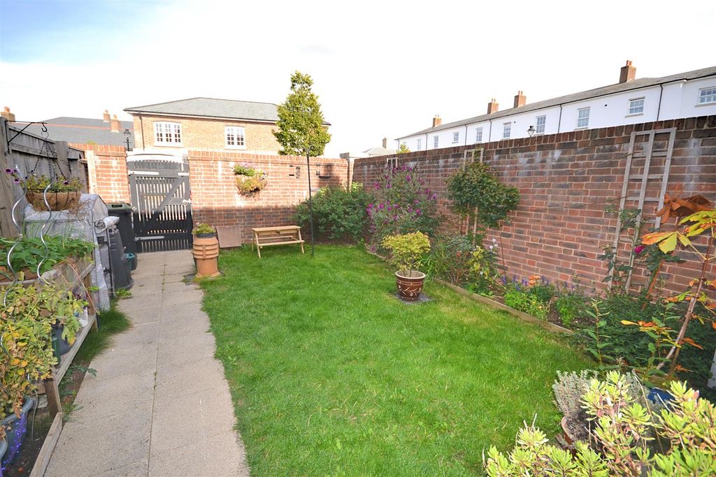 Property photo 3 of 11 9 (77).Png