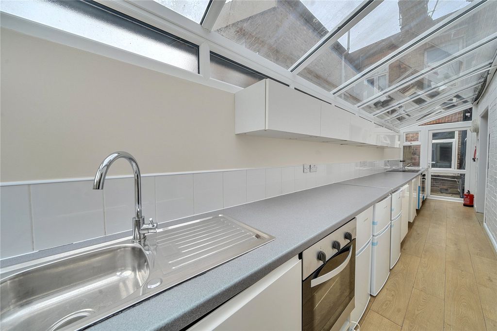 Property photo 2 of 16 Picture No. 12