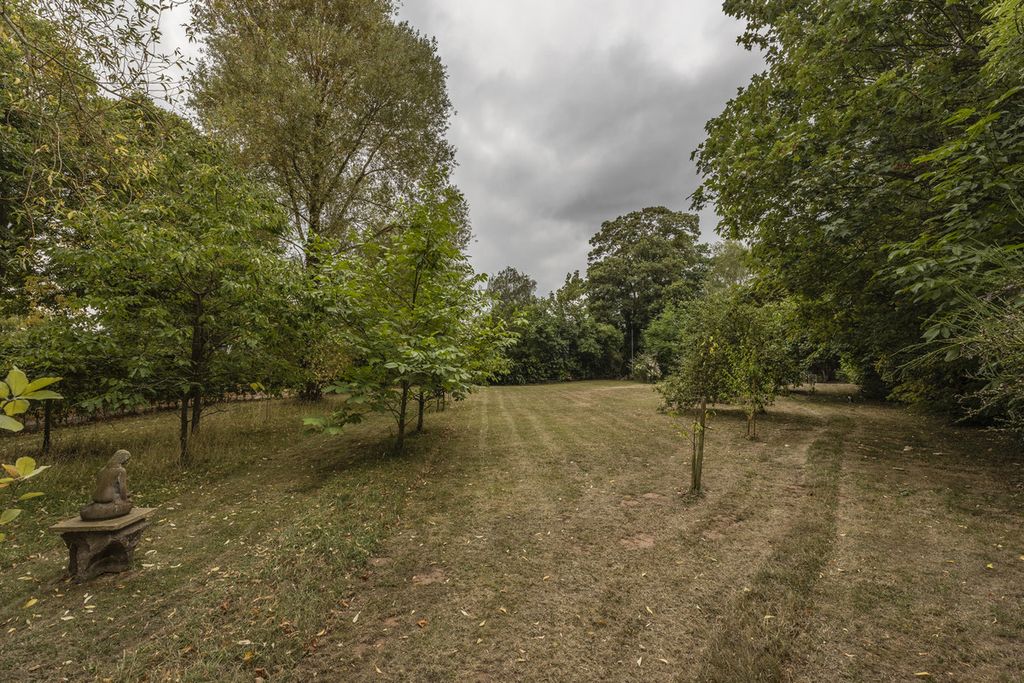 Property photo 3 of 41