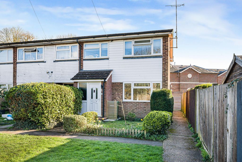 Property photo 1 of 18 Front (Exterior)