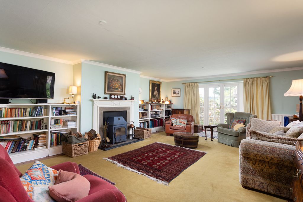Property photo 2 of 27 Sitting Room