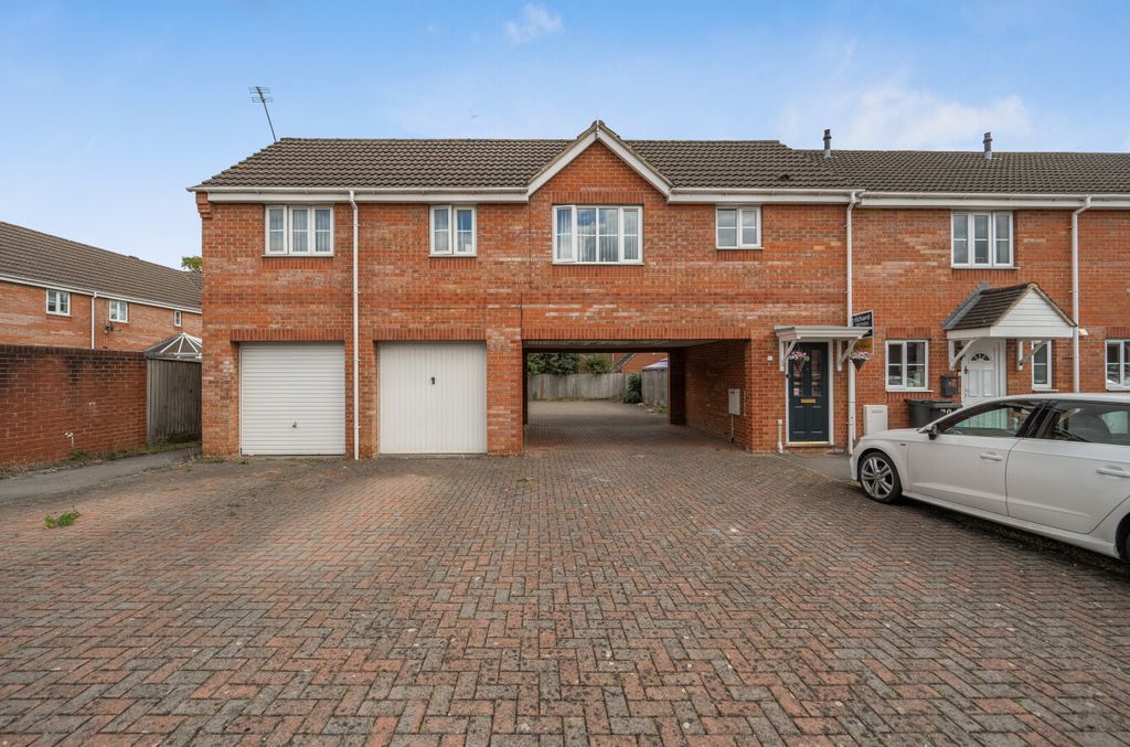 Property photo 1 of 12 15205022