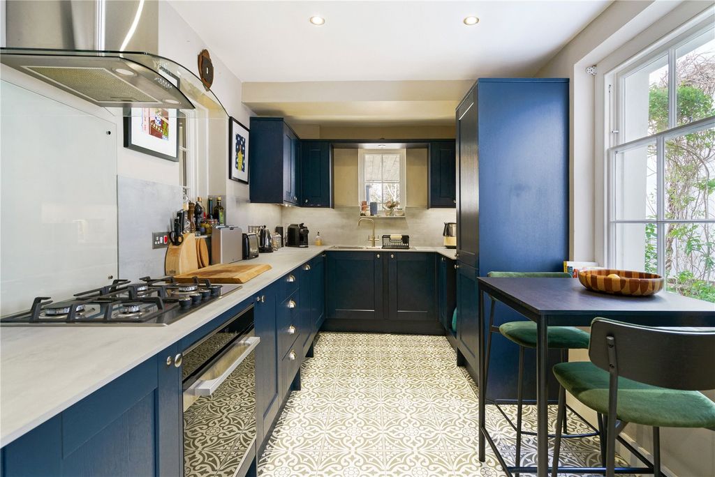 Property photo 2 of 13 Picture No. 12