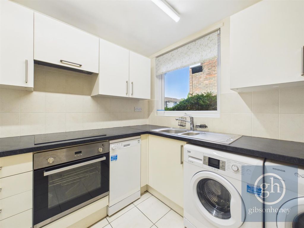Property photo 3 of 8 Cam05080G0-Pr0410-Still018.Jpg
