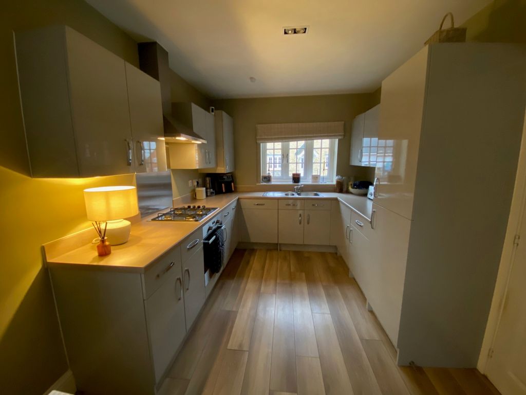 Property photo 2 of 12 Kitchen